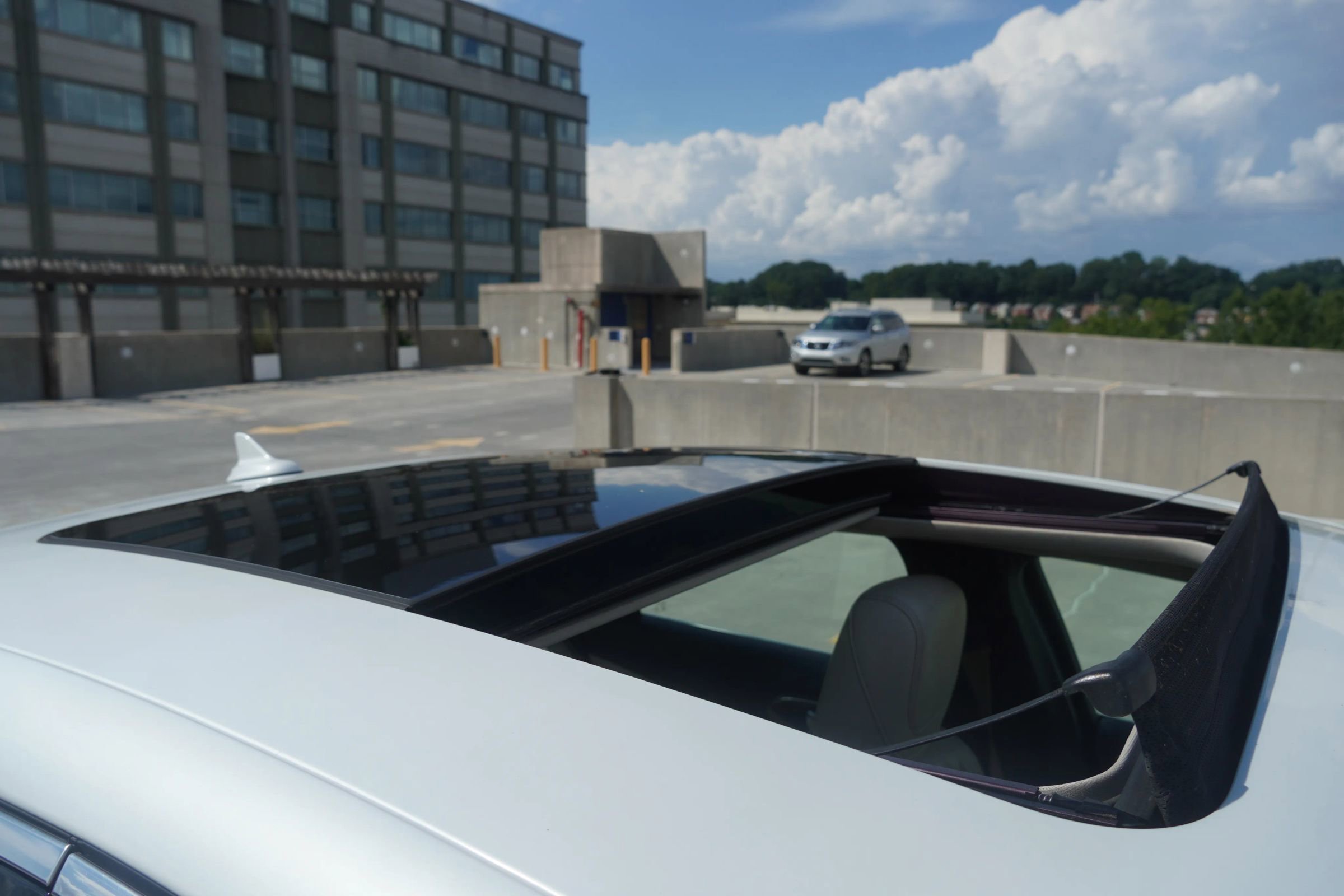 Used 2015 Chrysler 200 C w/ Navigation & Sound Group I image 35