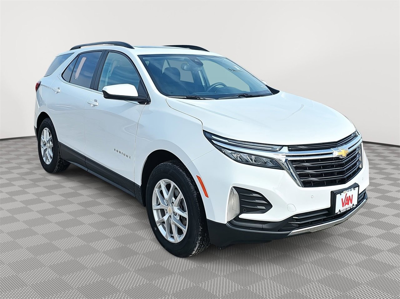 Used 2023 Chevrolet Equinox LT image 3