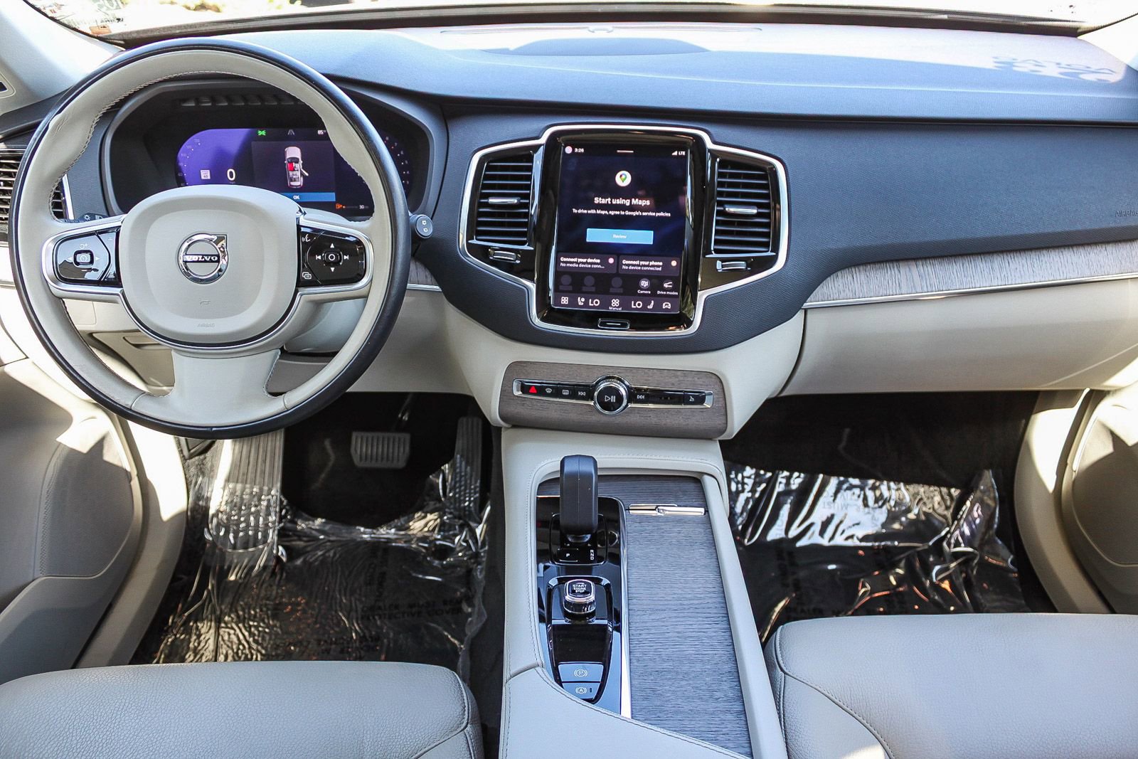 Used 2023 Volvo XC90 B6 Plus w/ Protection Package Premier image 13