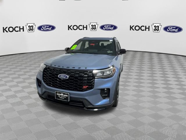 Used 2025 Ford Explorer ST image 4