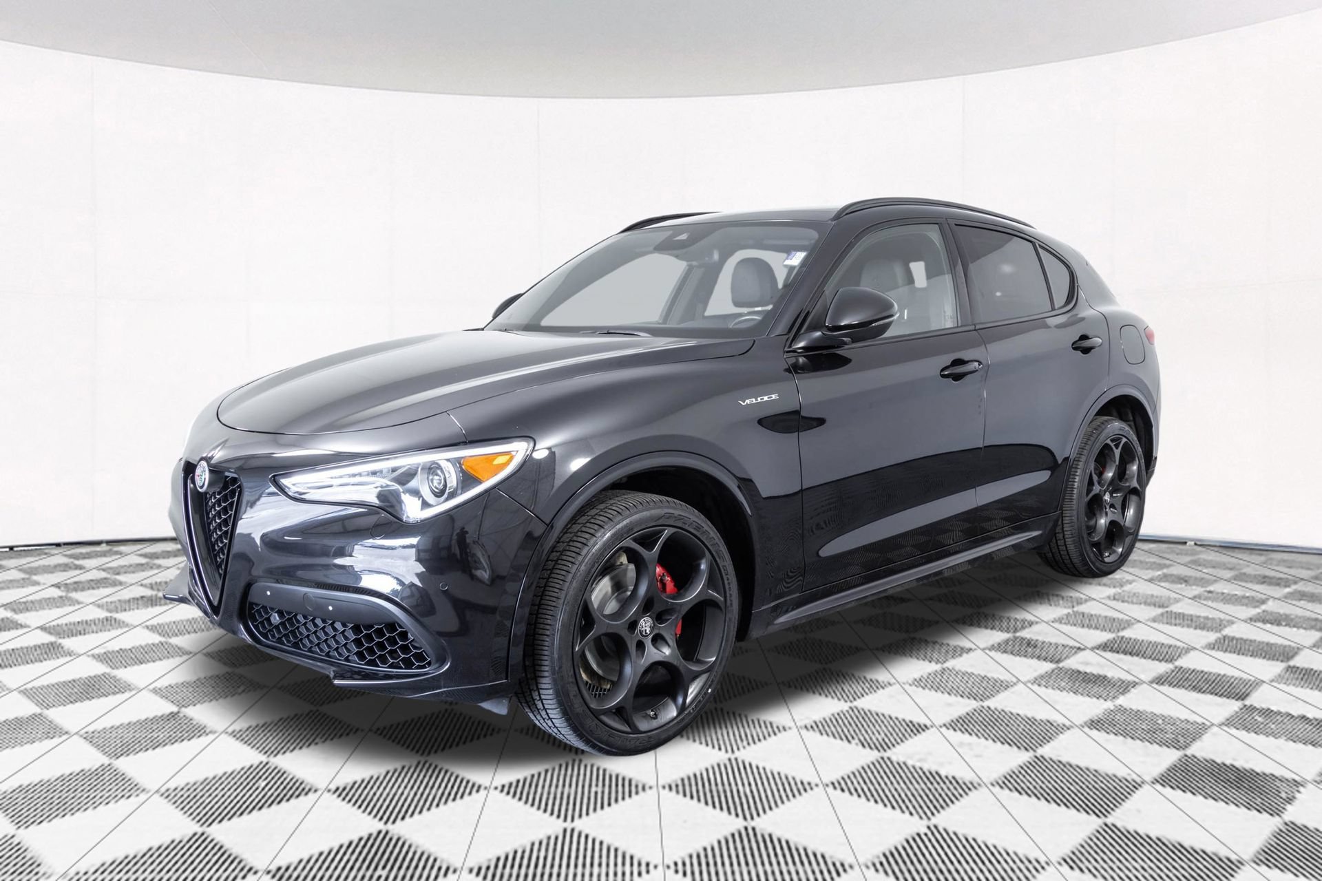 Used 2023 Alfa Romeo Stelvio Veloce AWD/4WD image 14
