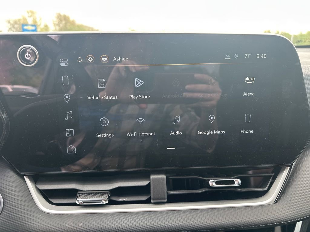 Used 2025 Chevrolet Equinox LT w/ Midnight Edition image 16