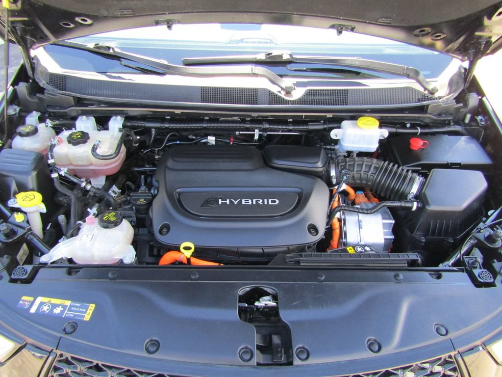 Used 2022 Chrysler Pacifica Limited w/ Uconnect Theater Family Group FWD image 42