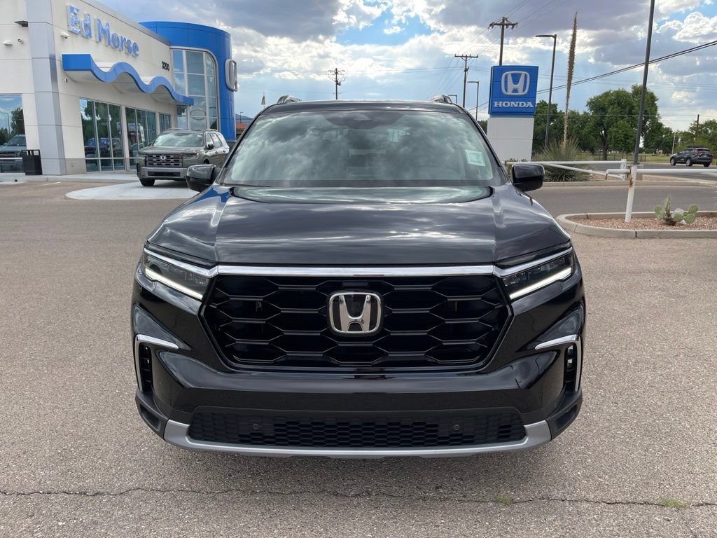 Certified 2024 Honda Pilot Touring image 8