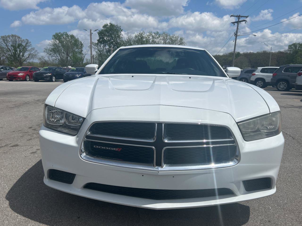 Used 2014 Dodge Charger SE image 2