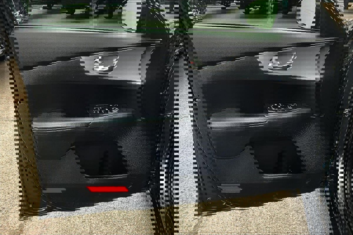 Used 2022 Kia Forte LXS image 19