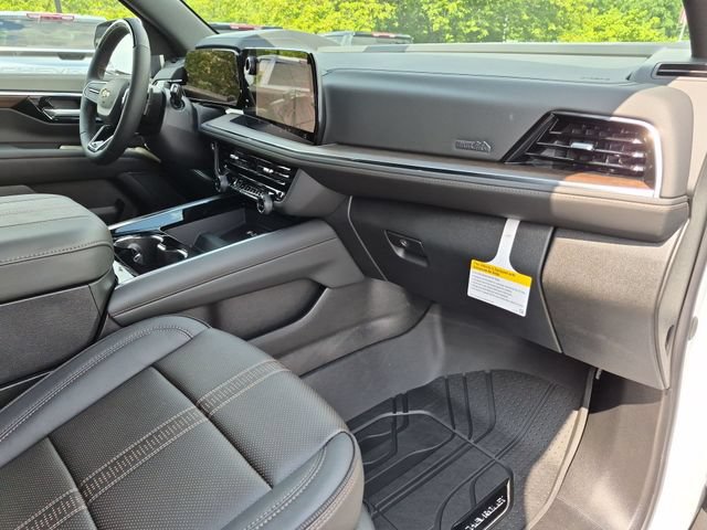 New 2026 Chevrolet Suburban High Country AWD/4WD image 32