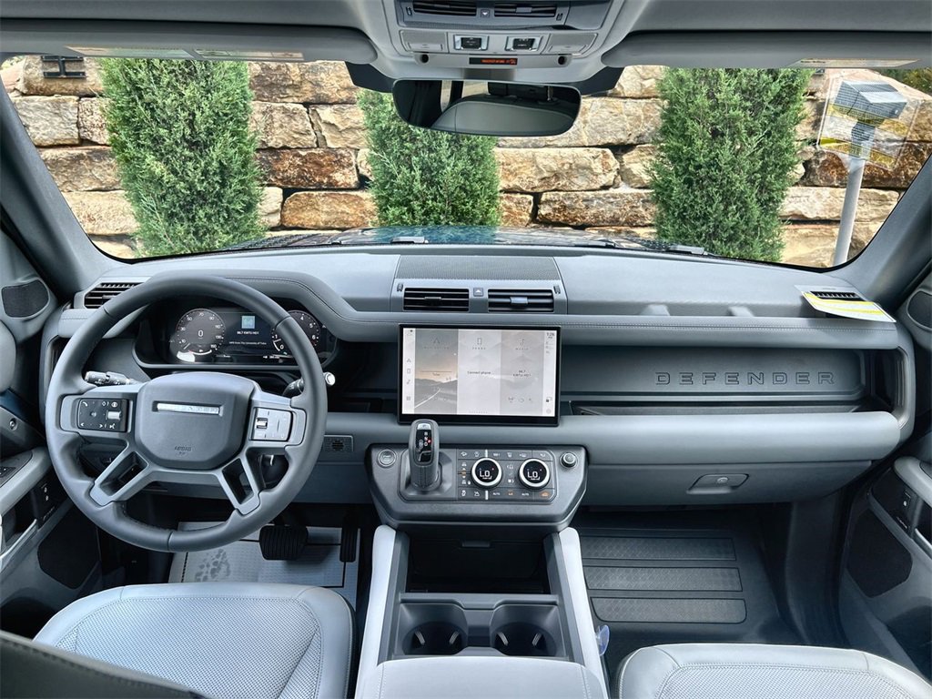 Used 2025 Land Rover Defender 110 S image 12