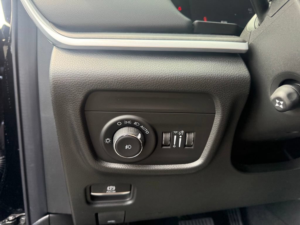 New 2026 Jeep Grand Cherokee L Limited AWD/4WD image 19