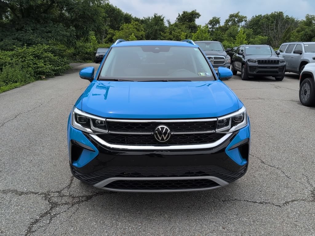 Used 2022 Volkswagen Taos SEL AWD/4WD image 2