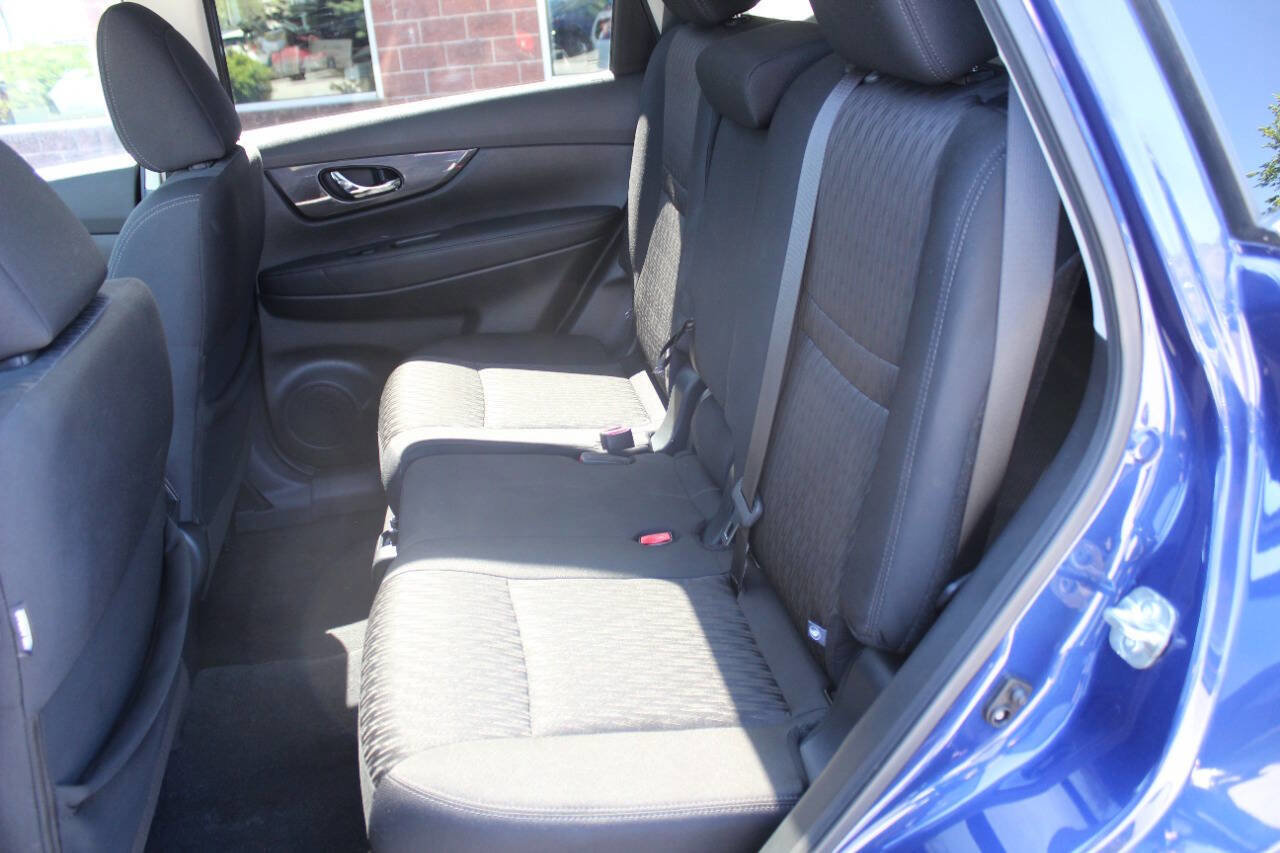 Used 2020 Nissan Rogue SV w/ Sun & Sound Touring Package AWD/4WD image 24