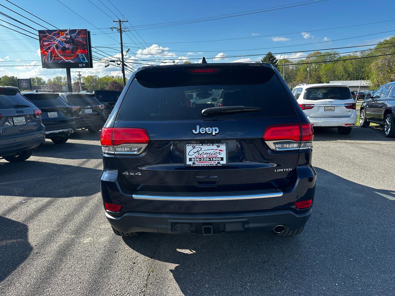 Used 2015 Jeep Grand Cherokee Limited w/ Trailer Tow Group IV AWD/4WD image 6