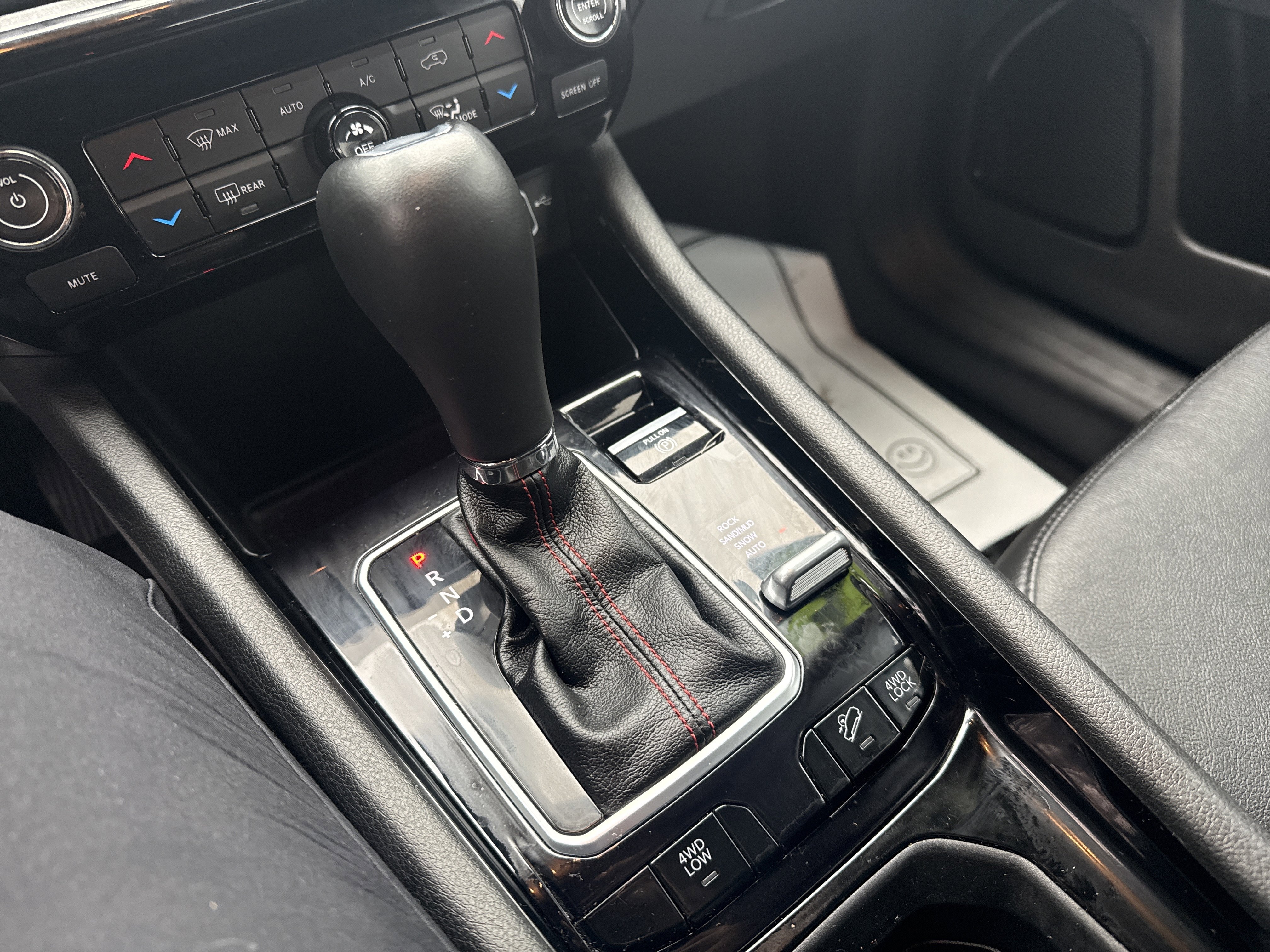 Used 2023 Jeep Compass Trailhawk w/ Trailhawk Convenience Group image 23