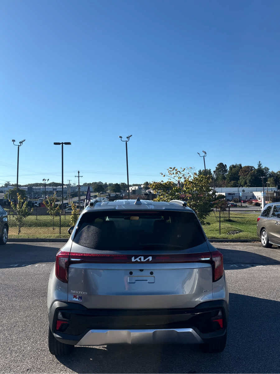 Used 2024 Kia Seltos EX AWD/4WD image 28