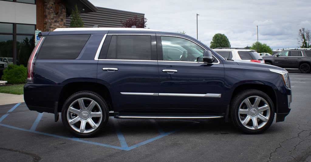 Used 2018 Cadillac Escalade Luxury AWD/4WD image 33