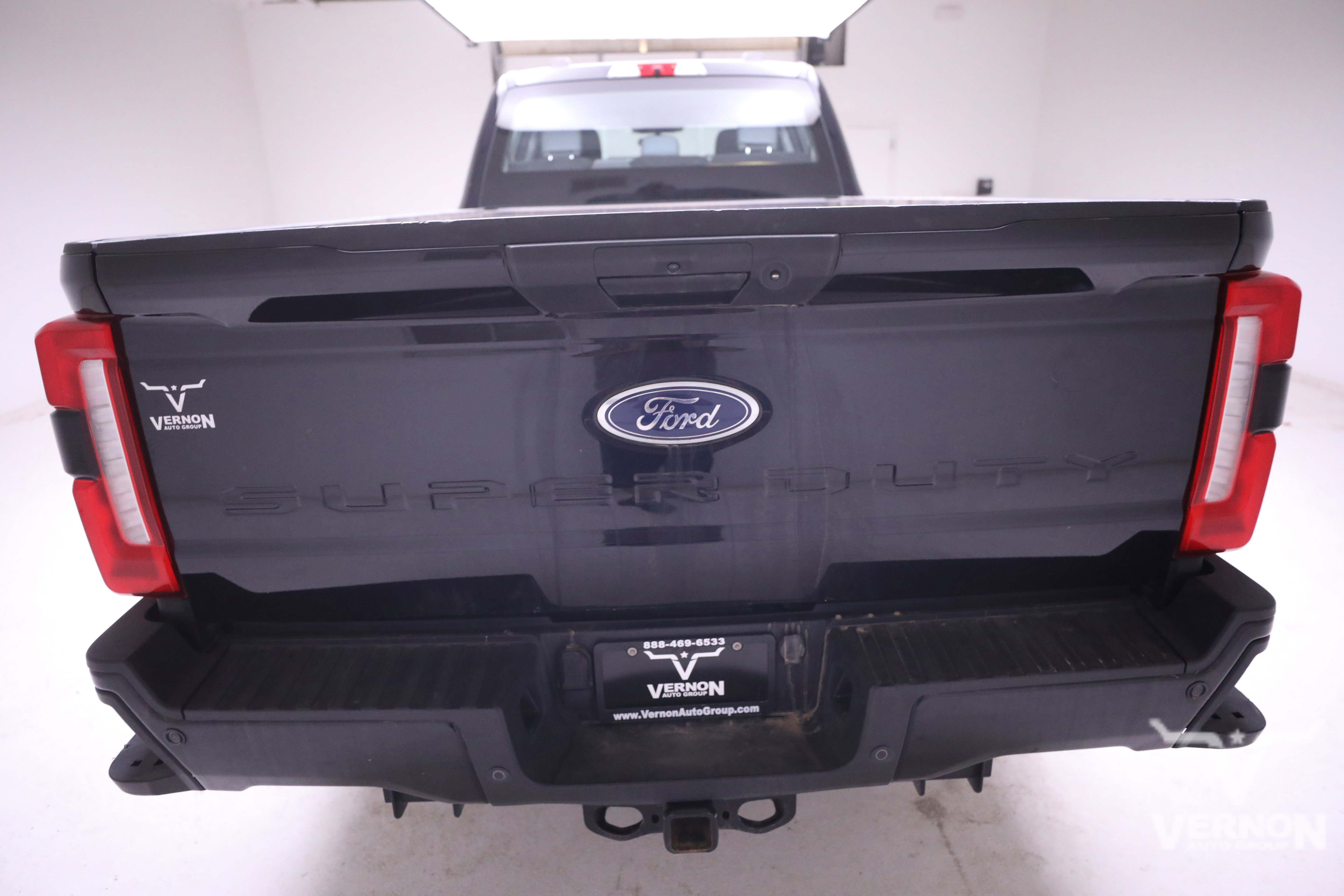 Used 2023 Ford F250 XL w/ STX Appearance Package image 3