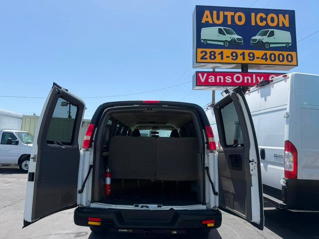 Used 2016 Chevrolet Express 2500 LS RWD image 23