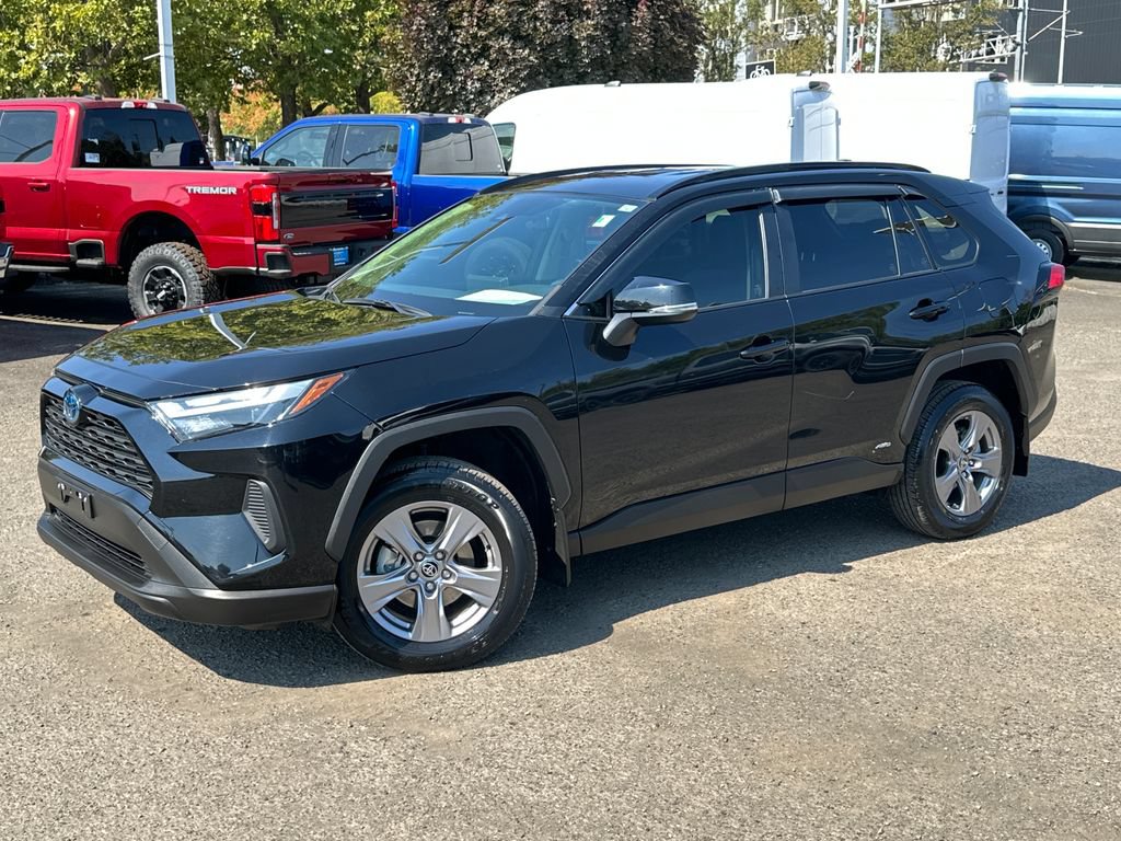 Used 2023 Toyota RAV4 XLE AWD/4WD image 1
