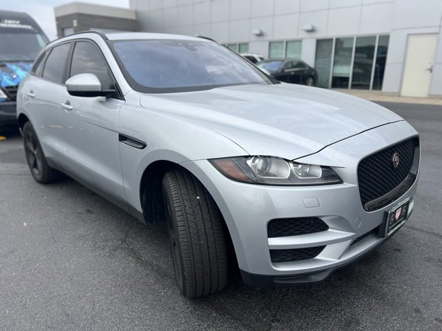 Used 2019 Jaguar F-PACE Premium image 3