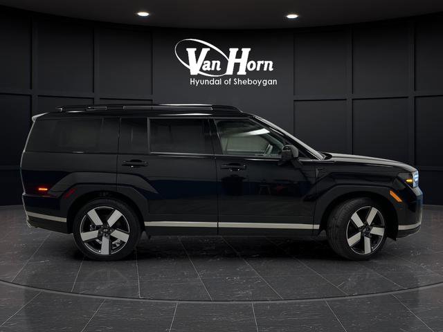 Used 2024 Hyundai Santa Fe Limited AWD/4WD image 2