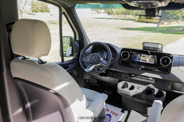 Used 2025 Mercedes-Benz Sprinter 2500 image 76