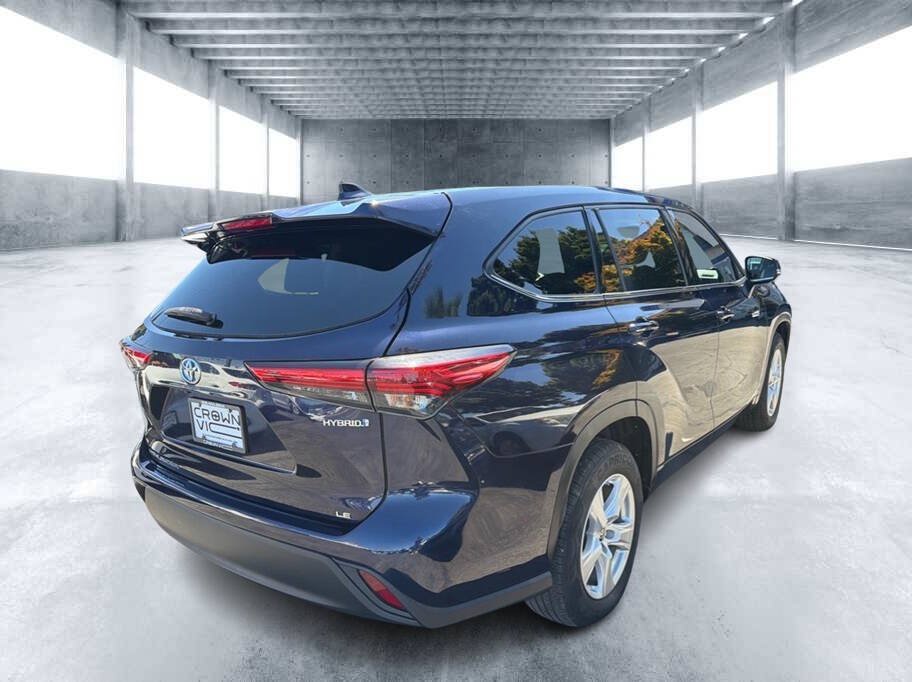 Used 2020 Toyota Highlander LE FWD image 4