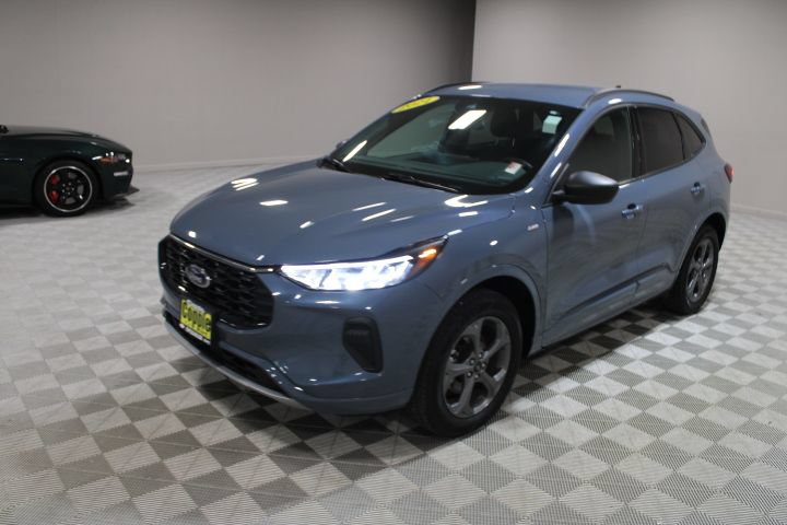 Used 2024 Ford Escape ST-Line w/ Tech Pack #1 AWD/4WD image 7