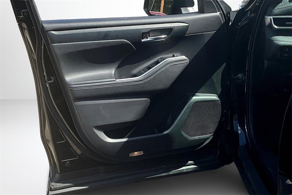 Used 2021 Toyota Highlander XSE image 20