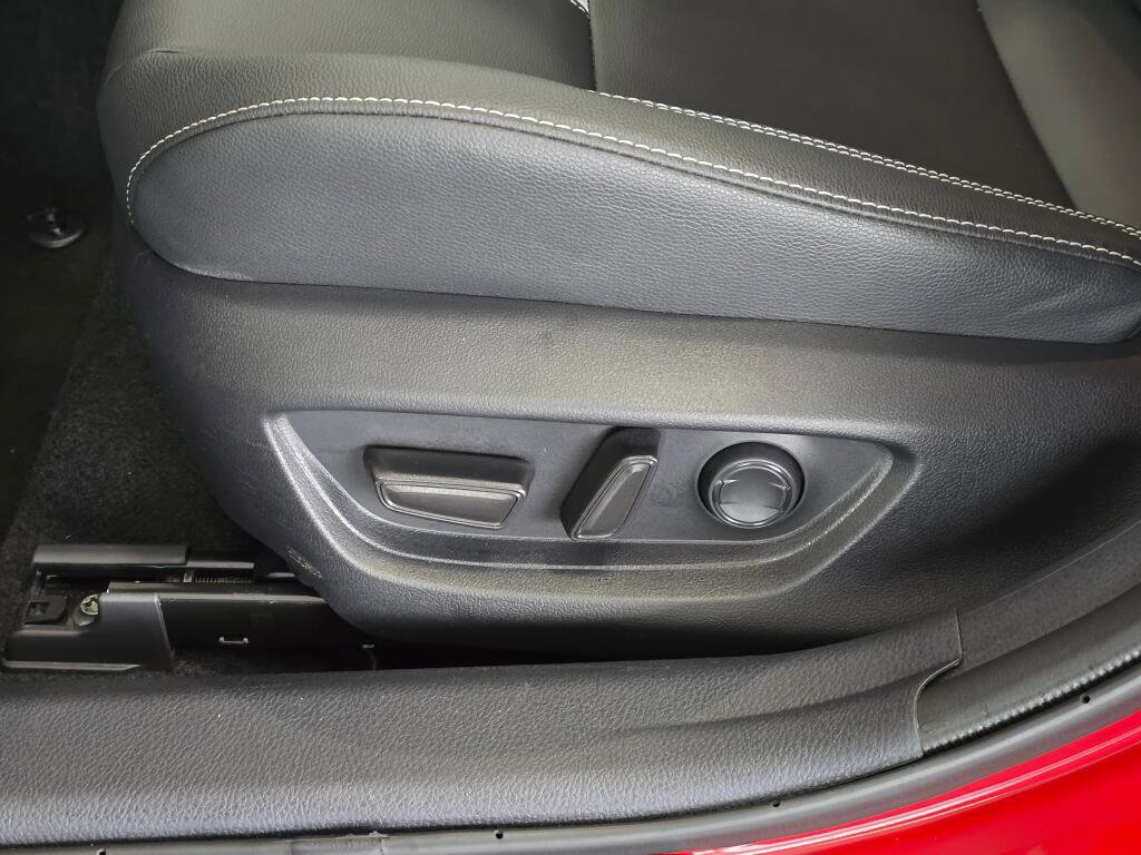 Used 2025 Toyota Camry SE image 24