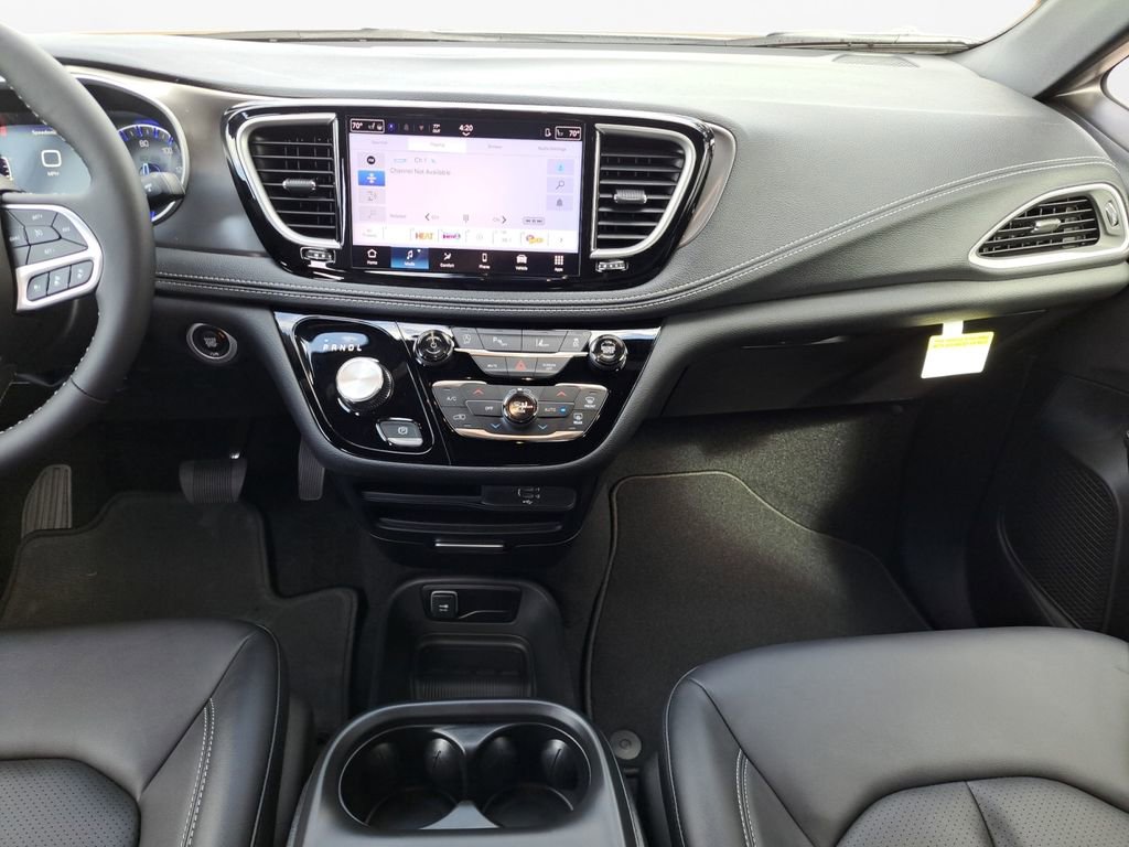 New 2026 Chrysler Pacifica Select FWD image 3
