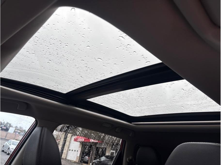 Used 2016 Nissan Rogue SL w/ SL Premium Package image 21