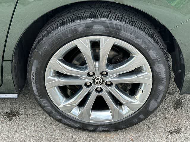 Used 2021 Toyota Sienna Platinum FWD image 5