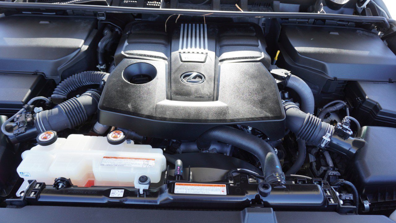 Used 2023 Lexus LX 600 4WD w/ Appearance Package image 38