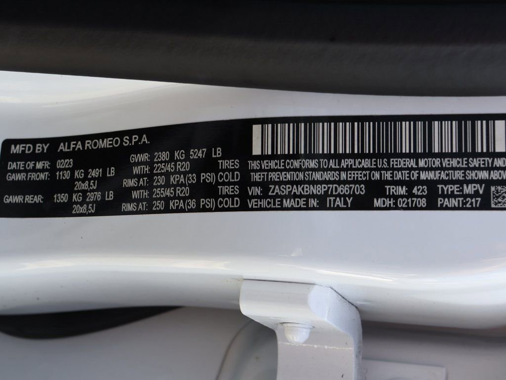 Used 2023 Alfa Romeo Stelvio Veloce image 45