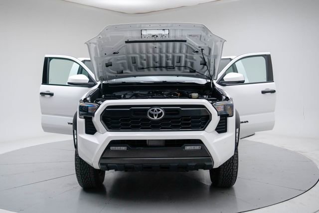 Used 2024 Toyota Tacoma TRD Off-Road AWD/4WD image 16