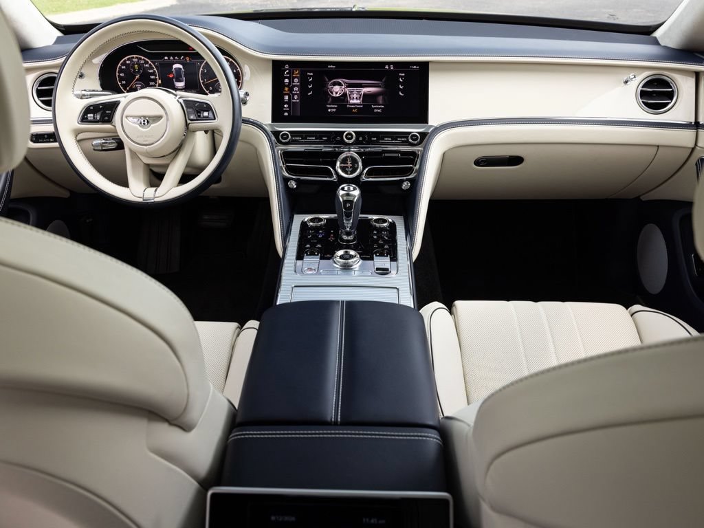Used 2024 Bentley Flying Spur V8 AWD/4WD image 2