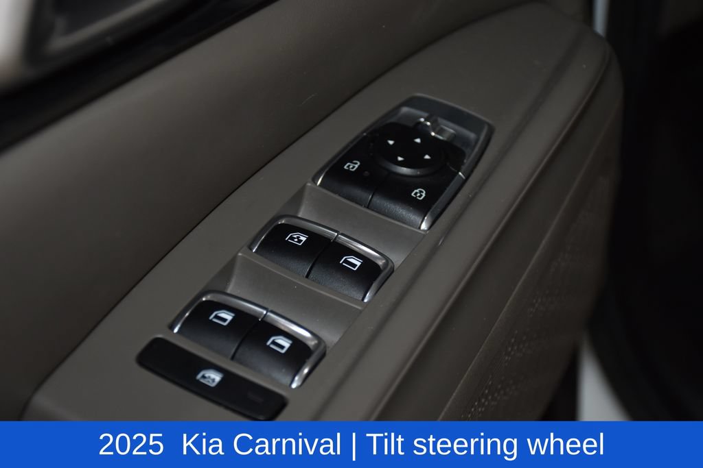 Used 2025 Kia Carnival FWD image 24