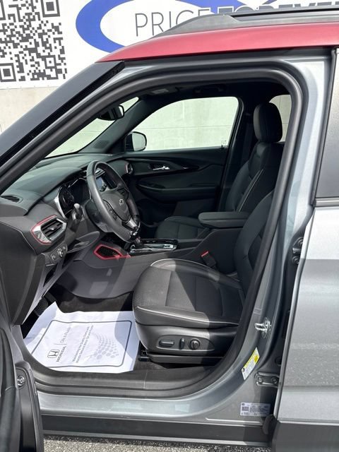 Used 2023 Chevrolet TrailBlazer RS w/ Sun and Liftgate Package AWD/4WD image 17