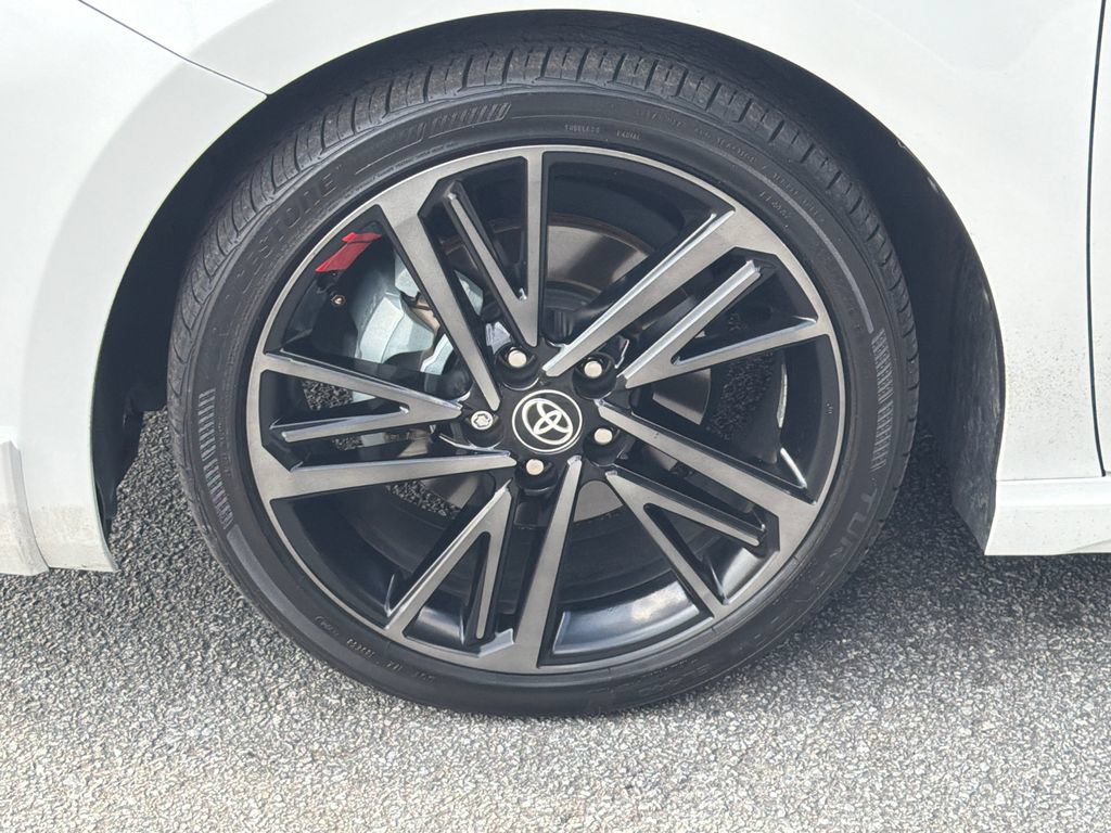 Used 2025 Toyota Camry XSE FWD image 13
