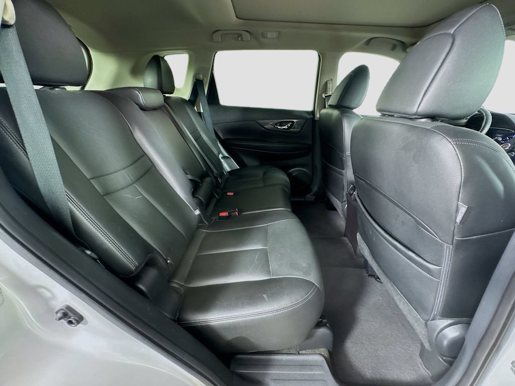 Used 2016 Nissan Rogue SL w/ SL Premium Package AWD/4WD image 34