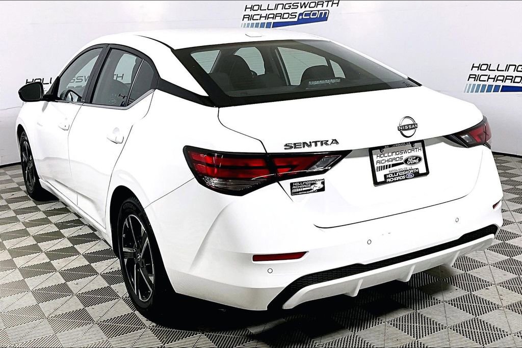 Used 2025 Nissan Sentra SV FWD image 8