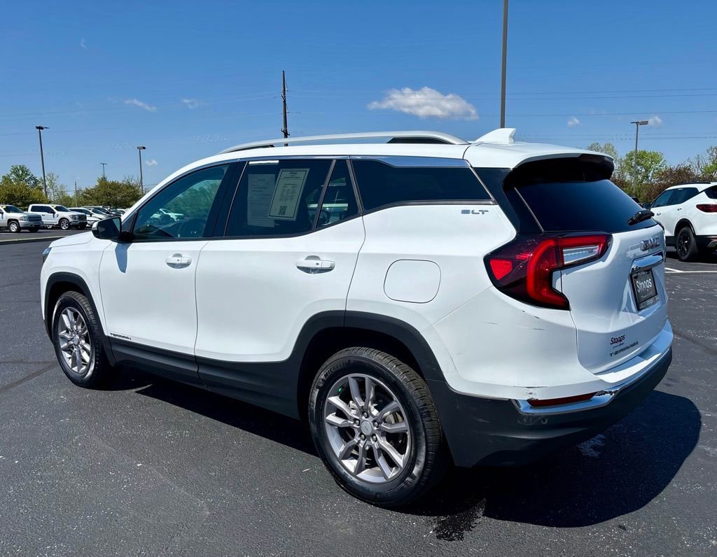 Used 2024 GMC Terrain SLT w/ LPO, Floor Liner Package AWD/4WD image 5