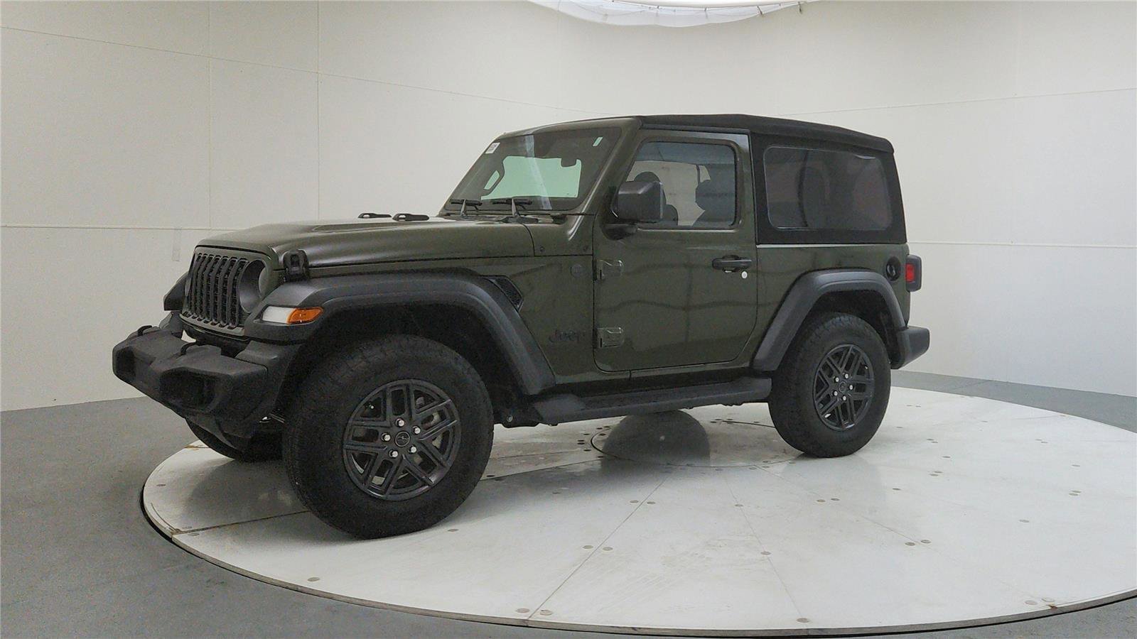 Used 2024 Jeep Wrangler Sport S image 3