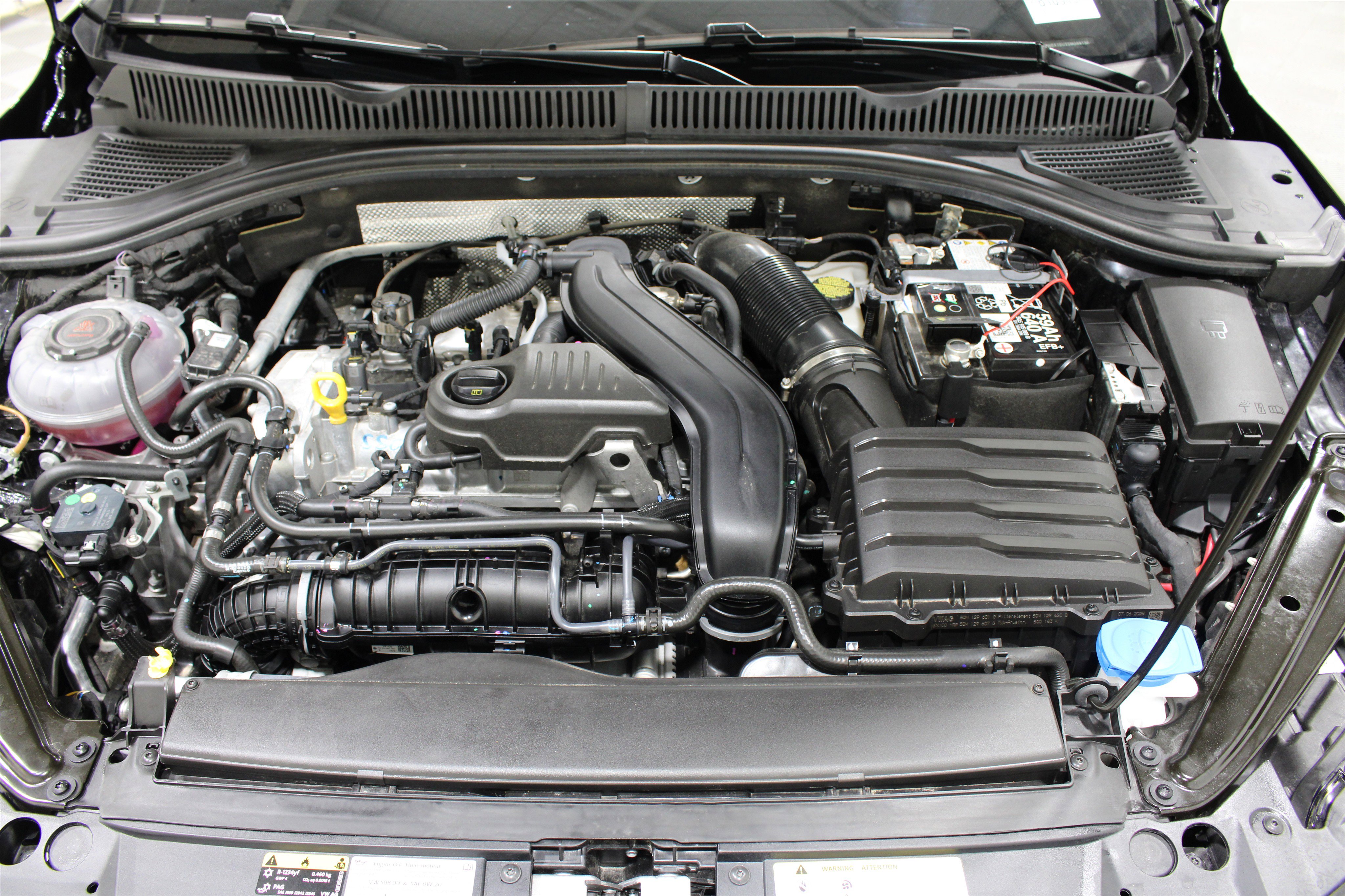 Used 2025 Volkswagen Jetta Sport FWD image 40