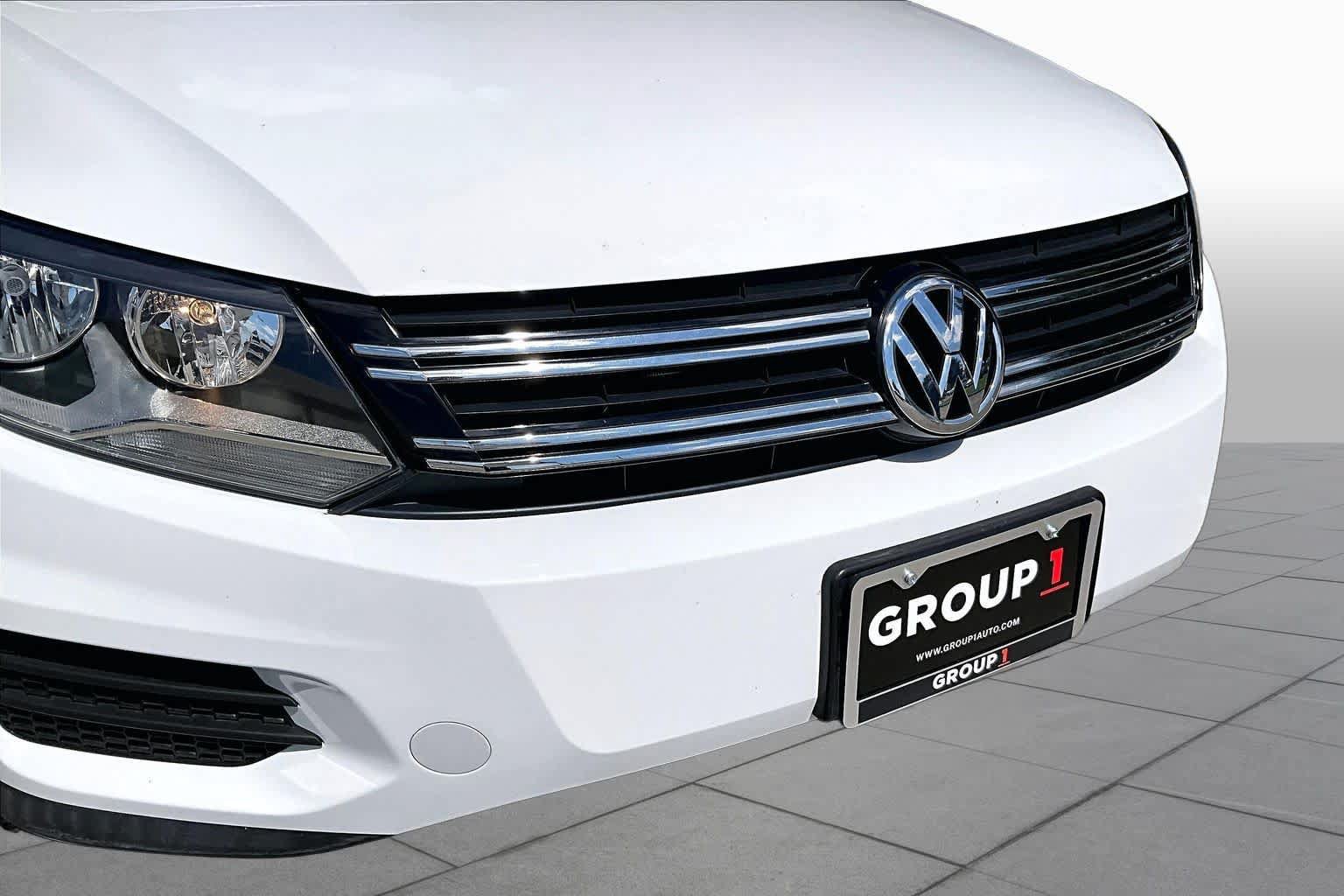 Used 2018 Volkswagen Tiguan Limited w/ Premium Package AWD/4WD image 28
