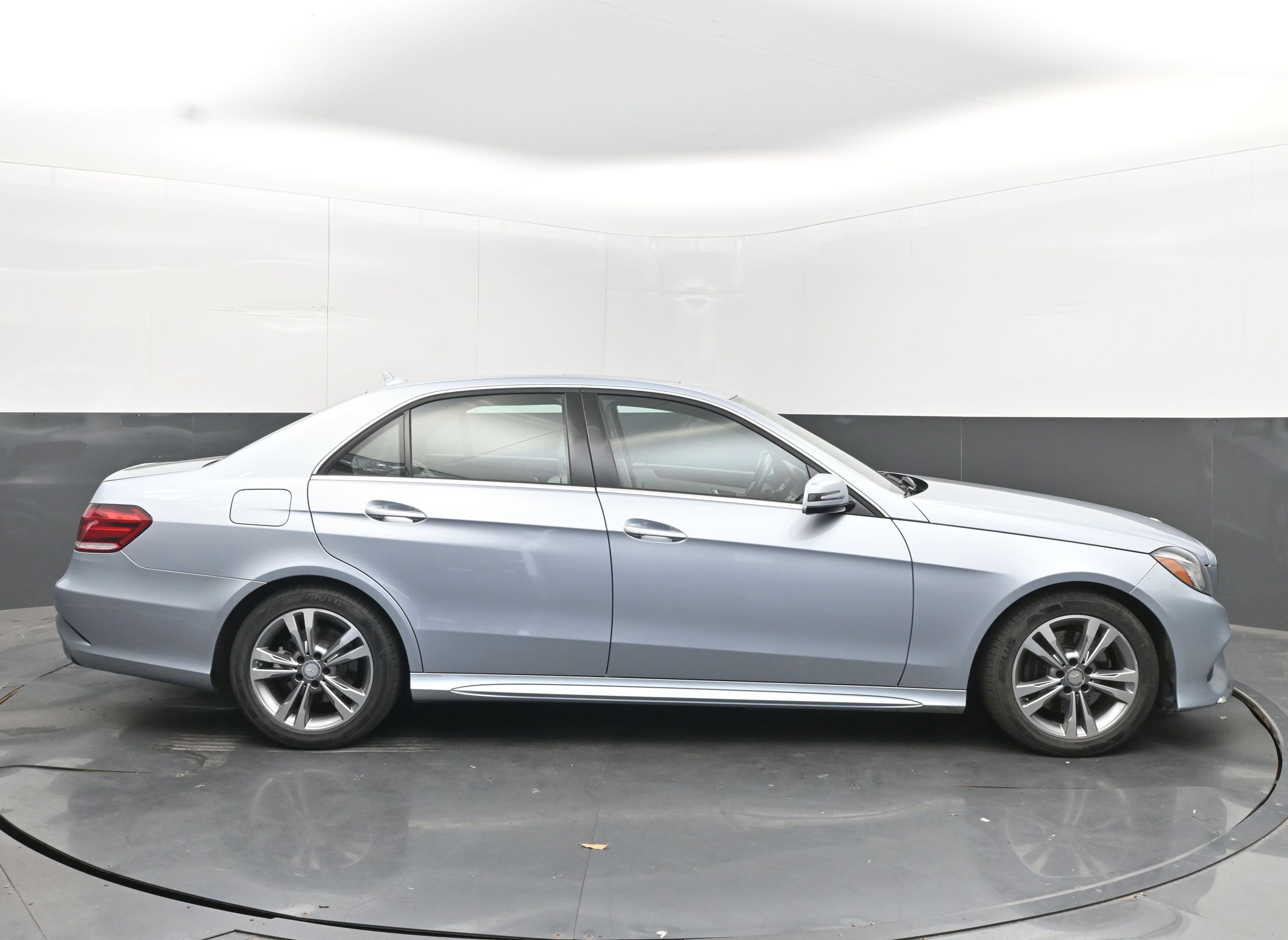Used 2015 Mercedes-Benz E 350 Sedan image 8