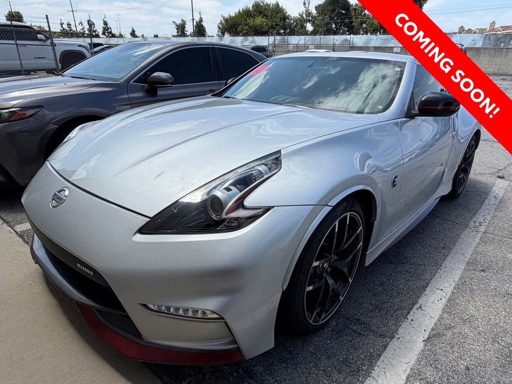Used 2015 Nissan 370Z NISMO RWD image 2