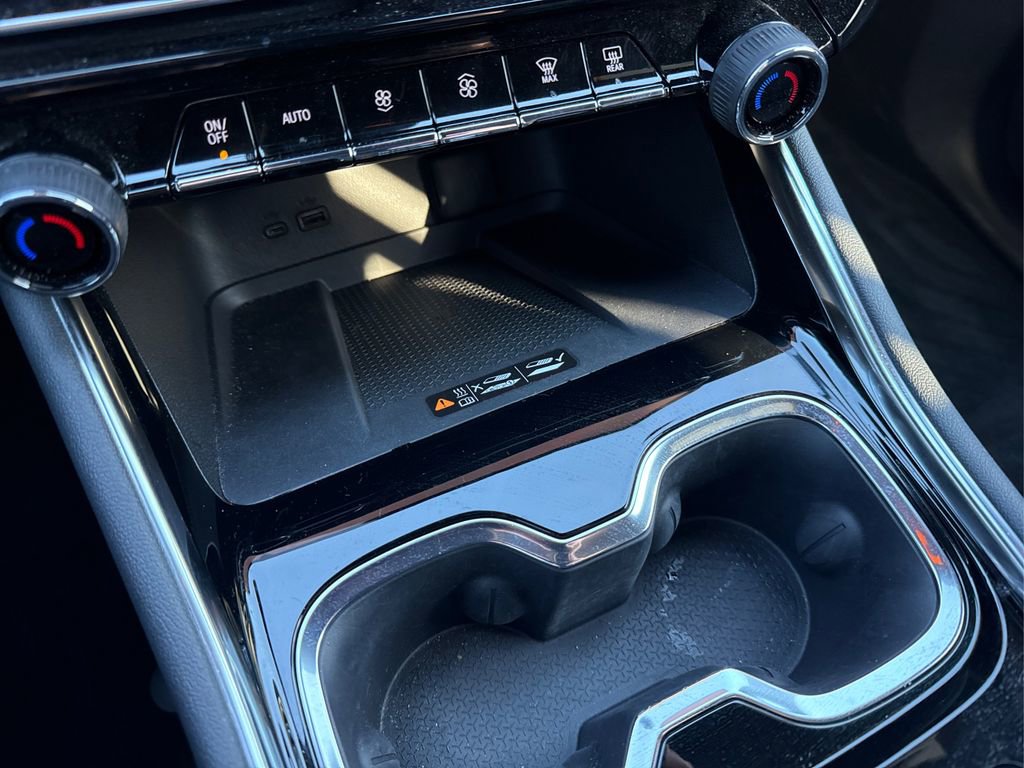 Used 2024 Chevrolet Traverse Z71 image 42