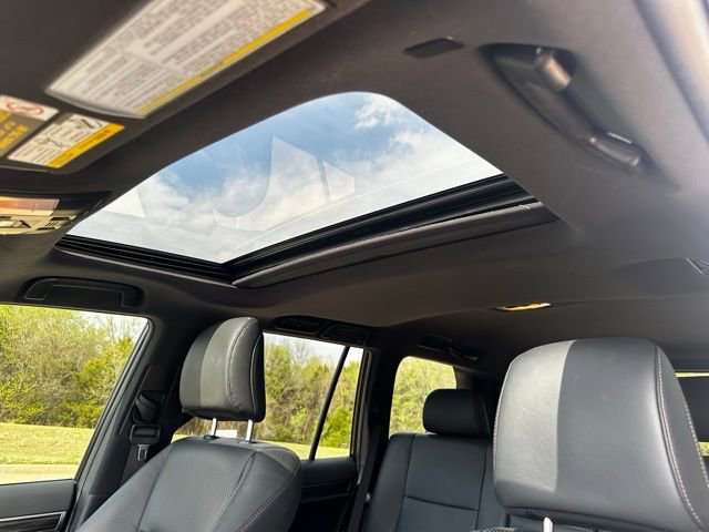 Used 2023 Lexus GX 460 Luxury w/ Accessory Package image 18