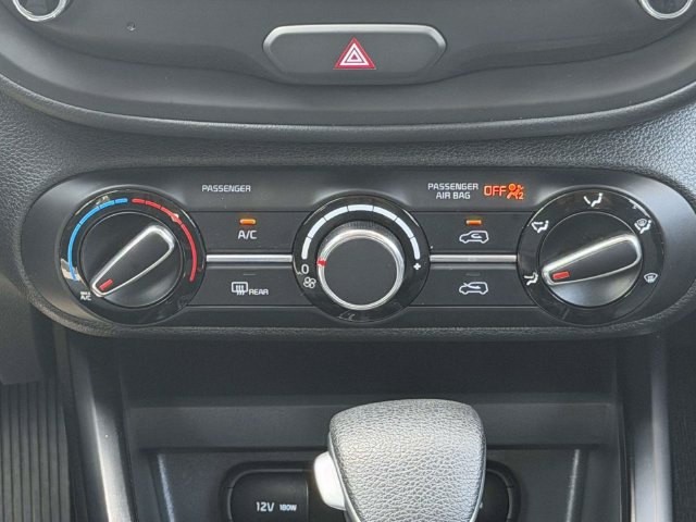 Used 2025 Kia Soul LX w/ LX Technology Package FWD image 21